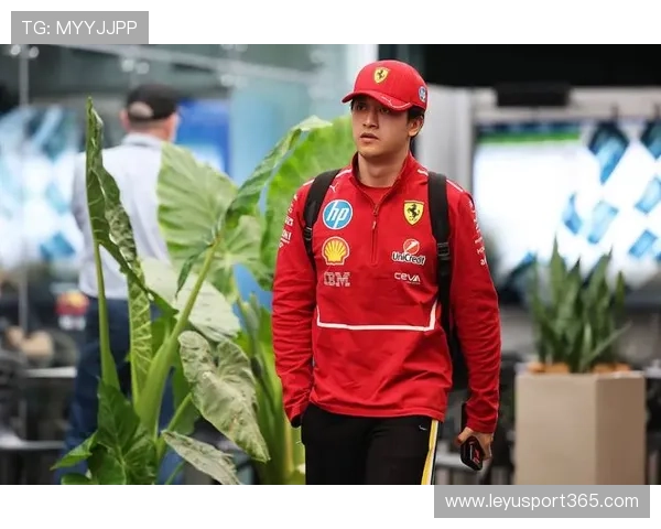 中国车手周冠宇加盟F1凯迪拉克车队担任储备车手